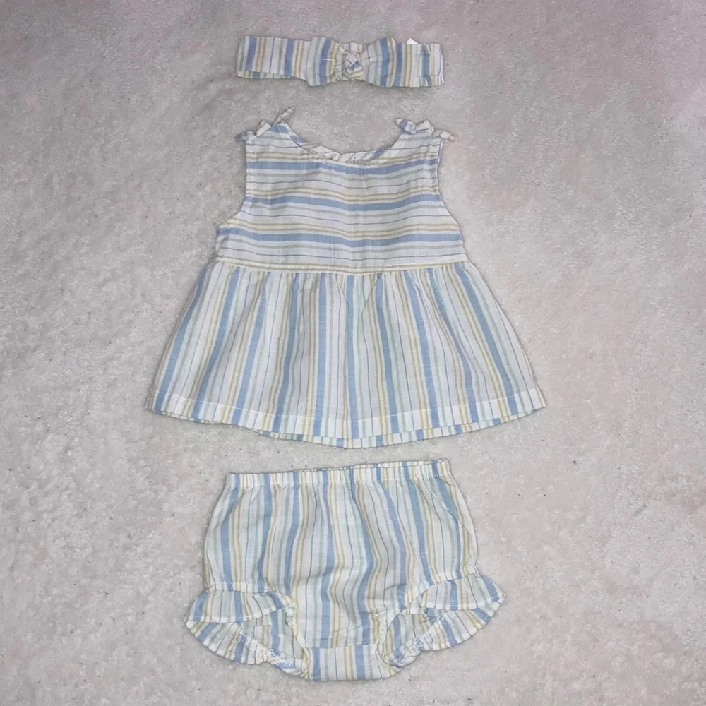 #112. 🆕 NWOT - Carter’s Just One You - Striped Baby Outfit Set with Headband